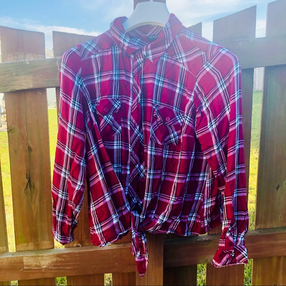 Torrid Top Plaid Tie Front Shirt Red Black Sz14/16